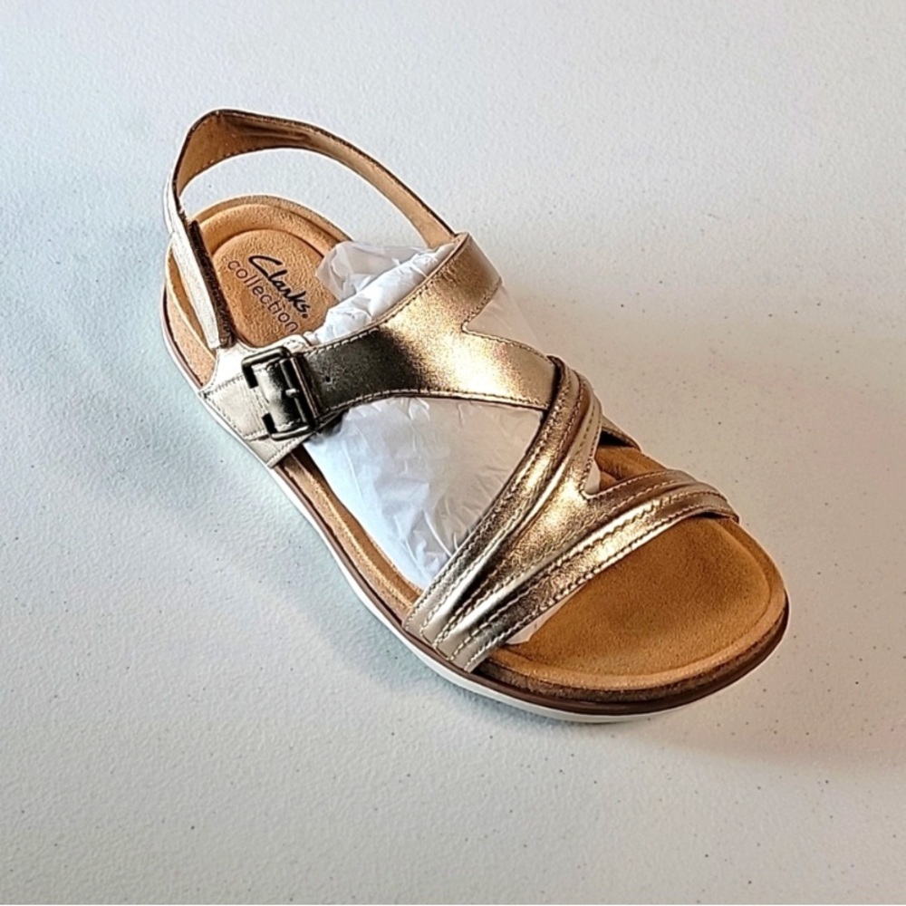 NIB Clark's Brynn Step Rose GoldLeather Sandal, Size 9.5 Wide